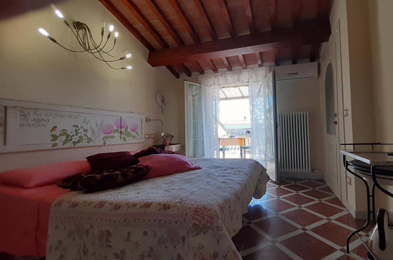 Villino San Martino 350M Dal Mare With Covered Parking Viareggio Exterior photo
